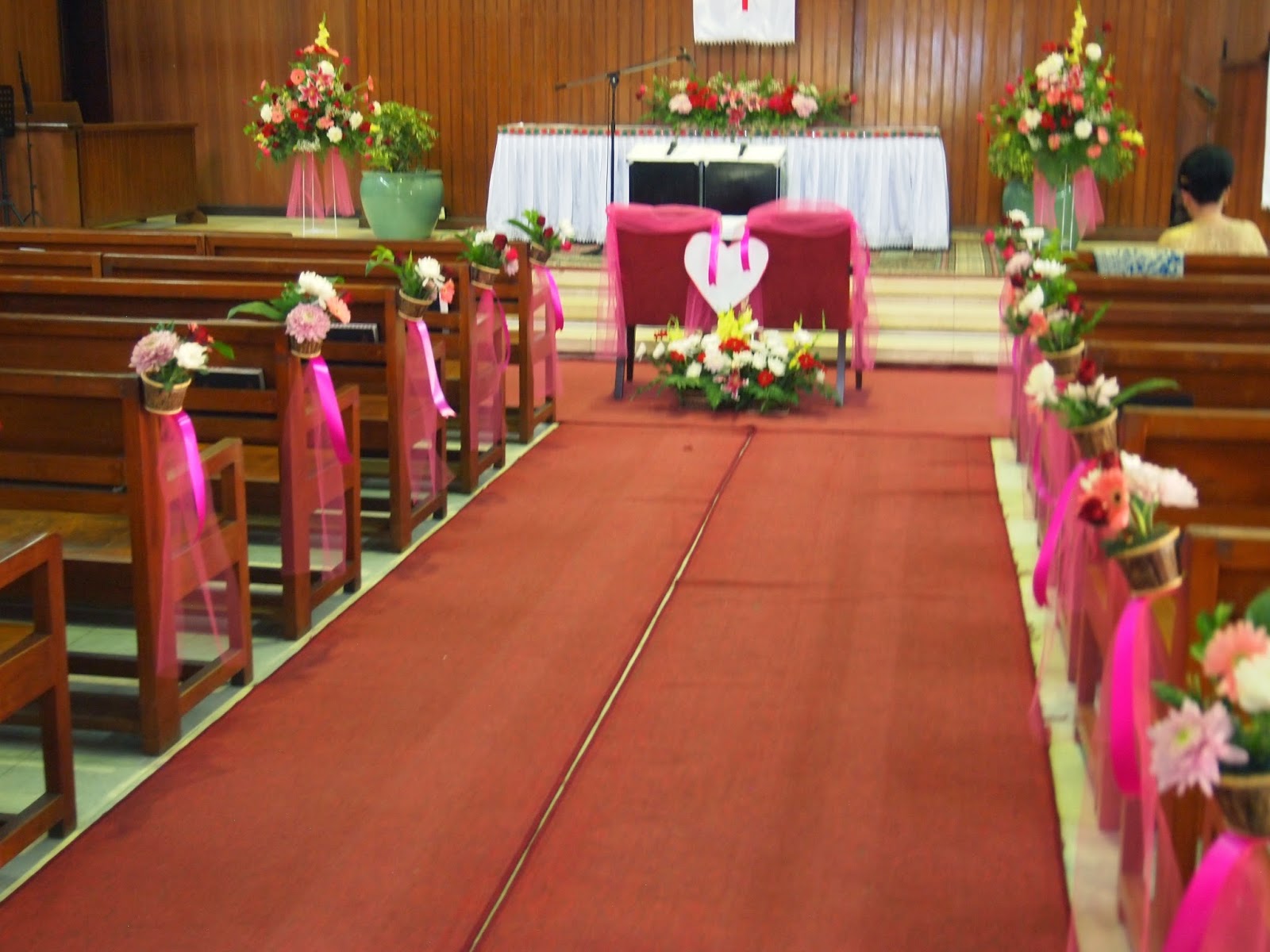  Dekorasi  Pernikahan di Gereja  HUB 085733280001 Halaman 2